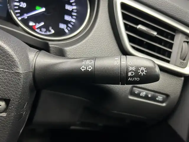 日産 エクストレイル 20X ブラックエクストリーマーX エマB 鹿児島県 2015(平27)年 6.4万km ダイヤモンドブラック 4WD/エマージェンシーブレーキ/踏み間違い衝突防止アシスト/車線逸脱警報/進入禁止標識検知/純正7インチメーカーOPナビ/（CD/DVD/フルセグ/USB/AM/FM）/インテリジェントアラウンドビューモニター/バックカメラ/社外デジタルインナーミラー型前後ドライブレコーダー/ビルトインETC/革巻きステアリング/ステアリングリモコン/ハーフレザーシート/撥水カプロンシート/前席シートヒーター/純正LEDヘッドライト/フロントフォグランプ/オートライト/アイドリングストップ/前後コーナーセンサー/純正フロアマット/純正ドアバイザー/純正17インチアルミ