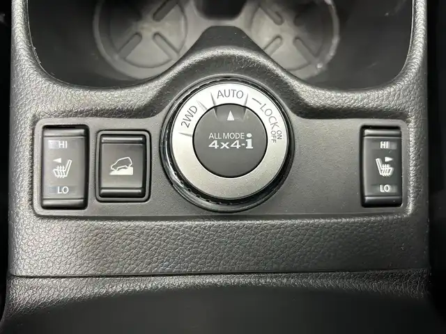 日産 エクストレイル 20X ブラックエクストリーマーX エマB 鹿児島県 2015(平27)年 6.4万km ダイヤモンドブラック 4WD/エマージェンシーブレーキ/踏み間違い衝突防止アシスト/車線逸脱警報/進入禁止標識検知/純正7インチメーカーOPナビ/（CD/DVD/フルセグ/USB/AM/FM）/インテリジェントアラウンドビューモニター/バックカメラ/社外デジタルインナーミラー型前後ドライブレコーダー/ビルトインETC/革巻きステアリング/ステアリングリモコン/ハーフレザーシート/撥水カプロンシート/前席シートヒーター/純正LEDヘッドライト/フロントフォグランプ/オートライト/アイドリングストップ/前後コーナーセンサー/純正フロアマット/純正ドアバイザー/純正17インチアルミ