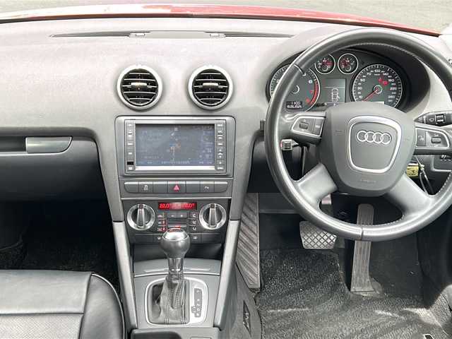 アウディ Ａ３ スポーツバック 1．4 TFSI 京都府 2010(平22)年 10.6万km 赤 純正SDナビ　/フルセグTV　/バックカメラ　/ターボ　/前後コーナーセンサー　/LEDヘッドライト/スマートキー　/純正AW　/アイドリングストップ　/純正ビルトインETC　/Bluetooth/CD/DVD再生機能 /USB /シートカバー/フロントフォグランプ/Wサイドエアバッグ