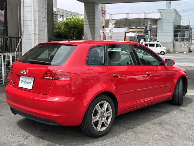 アウディ Ａ３ スポーツバック 1．4 TFSI 京都府 2010(平22)年 10.6万km 赤 純正SDナビ　/フルセグTV　/バックカメラ　/ターボ　/前後コーナーセンサー　/LEDヘッドライト/スマートキー　/純正AW　/アイドリングストップ　/純正ビルトインETC　/Bluetooth/CD/DVD再生機能 /USB /シートカバー/フロントフォグランプ/Wサイドエアバッグ