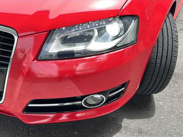 アウディ Ａ３ スポーツバック 1．4 TFSI 京都府 2010(平22)年 10.6万km 赤 純正SDナビ　/フルセグTV　/バックカメラ　/ターボ　/前後コーナーセンサー　/LEDヘッドライト/スマートキー　/純正AW　/アイドリングストップ　/純正ビルトインETC　/Bluetooth/CD/DVD再生機能 /USB /シートカバー/フロントフォグランプ/Wサイドエアバッグ