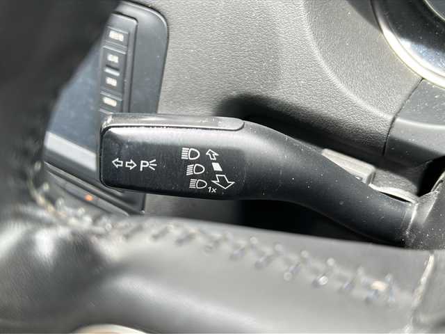 アウディ Ａ３ スポーツバック 1．4 TFSI 京都府 2010(平22)年 10.6万km 赤 純正SDナビ　/フルセグTV　/バックカメラ　/ターボ　/前後コーナーセンサー　/LEDヘッドライト/スマートキー　/純正AW　/アイドリングストップ　/純正ビルトインETC　/Bluetooth/CD/DVD再生機能 /USB /シートカバー/フロントフォグランプ/Wサイドエアバッグ