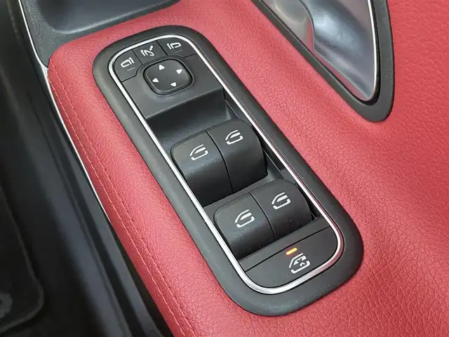 メルセデス・ベンツ Ｍ・ベンツ Ａ２００ｄ AMGライン 石川県 2019(令1)年 4.6万km コスモスブラック レーダーセーフティパッケージ/AMGレザーエクスクルーシブパッケージ/アドバンスドパッケージ/ナビゲーションパッケージ/パノラミックスライディングルーフ/本革レザーシート赤／黒/前席シートヒーター/前席パワーシート/純正ナビＴＶ/全方位360度カメラ/ブラインドスポットモニター/クリアランスソナー/アダプティブクルーズコントロール/衝突軽減システム/ＬＥＤヘッドライト/アンビエントライト/アドバンスドサウンド