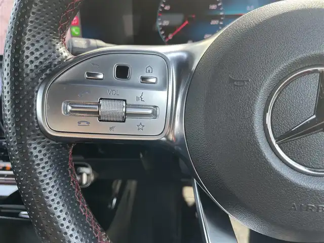 メルセデス・ベンツ Ｍ・ベンツ Ａ２００ｄ AMGライン 石川県 2019(令1)年 4.6万km コスモスブラック レーダーセーフティパッケージ/AMGレザーエクスクルーシブパッケージ/アドバンスドパッケージ/ナビゲーションパッケージ/パノラミックスライディングルーフ/本革レザーシート赤／黒/前席シートヒーター/前席パワーシート/純正ナビＴＶ/全方位360度カメラ/ブラインドスポットモニター/クリアランスソナー/アダプティブクルーズコントロール/衝突軽減システム/ＬＥＤヘッドライト/アンビエントライト/アドバンスドサウンド