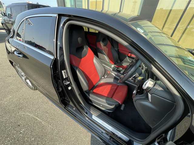 メルセデス・ベンツ Ｍ・ベンツ Ａ２００ｄ AMGライン 石川県 2019(令1)年 4.6万km コスモスブラック レーダーセーフティパッケージ/AMGレザーエクスクルーシブパッケージ/アドバンスドパッケージ/ナビゲーションパッケージ/パノラミックスライディングルーフ/本革レザーシート赤／黒/前席シートヒーター/前席パワーシート/純正ナビＴＶ/全方位360度カメラ/ブラインドスポットモニター/クリアランスソナー/アダプティブクルーズコントロール/衝突軽減システム/ＬＥＤヘッドライト/アンビエントライト/アドバンスドサウンド