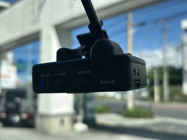 日産 デイズ ルークス S 沖縄県 2019(令1)年 1.2万km ブラック 禁煙車　/エマージェンシーブレーキ　/社外ナビ　/（ＴＶ／Ｂｌｕｅｔｏｏｔｈ／ＦＭ／ＡＭ）/ＥＴＣ　/両側スライドドア　/バックカメラ　/前方ドラレコ　/アイドリングストップ　/電動格納ミラー　/踏み間違い防止アシスト/ACエアコン