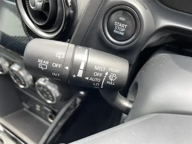 マツダ デミオ 13S 熊本県 2018(平30)年 5.8万km ジェットブラックマイカ 純正ナビ/・AM/FM/CD/DVD/SD/BT/・フルセグTV/・バックカメラ/スマートシティブレーキサポート/ブラインドスポットモニター/車線逸脱警報/パーキングセンサー/ステアリングリモコン/D/Nシートヒーター/ＬＥＤヘッドライト/オートライト/フォグランプ/スマートキー/スペアキー/プッシュスタート/純正フロアマット/純正ドアバイザー