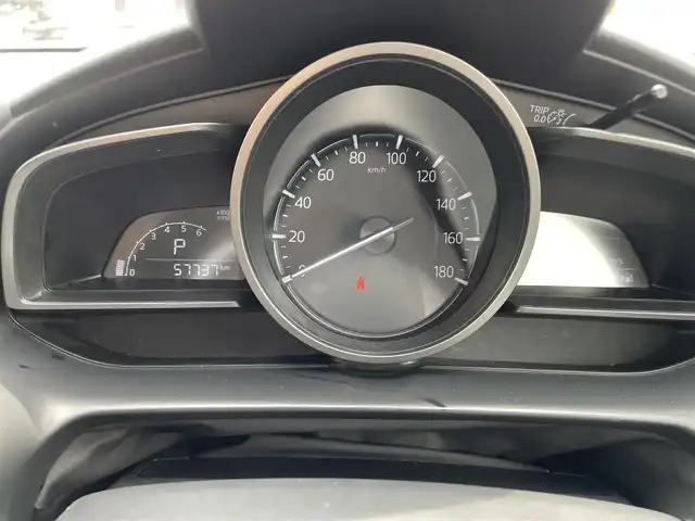 マツダ デミオ 13S 熊本県 2018(平30)年 5.8万km ジェットブラックマイカ 純正ナビ/・AM/FM/CD/DVD/SD/BT/・フルセグTV/・バックカメラ/スマートシティブレーキサポート/ブラインドスポットモニター/車線逸脱警報/パーキングセンサー/ステアリングリモコン/D/Nシートヒーター/ＬＥＤヘッドライト/オートライト/フォグランプ/スマートキー/スペアキー/プッシュスタート/純正フロアマット/純正ドアバイザー