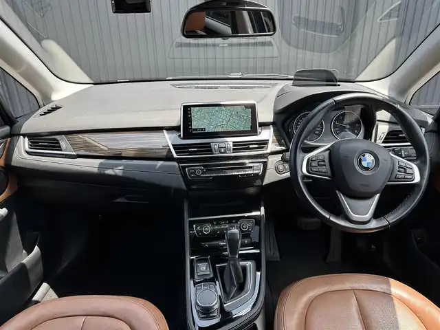 ＢＭＷ ２１８ｄ アクティブツアラー ラグジュアリー 福島県 2017(平29)年 4.1万km メディテラニアンブルー インテリジェントセーフティ/ヘッドアップディスプレイ/アクティブクルーズコントロール/茶レザーシート/シートヒーター/パワーシート/純正ナビ(CD/DVD/BT/USB)/バックカメラ/ミラー一体型ETC/パワーバックドア/ステアリングスイッチ/コンフォートアクセス/純正16AW/純正フロアマット/保証書/取扱説明書