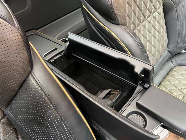 メルセデス・ベンツ ＳＬ４００ グランドエディション 千葉県 2020(令2)年 5.3万km グレー マジックスカイコントロールパノラミックバリオルーフ　/茶黒革シート　/ｈａｒｍａｎｋａｒｄｏｎサウンド　/ナビ　/ＴＶ　/Ｂｌｕｅｔｏｏｔｈ接続　/Ｂカメラ　/シートＨ　/ベンチレーション　/電動トランク　/衝突軽減Ｂ