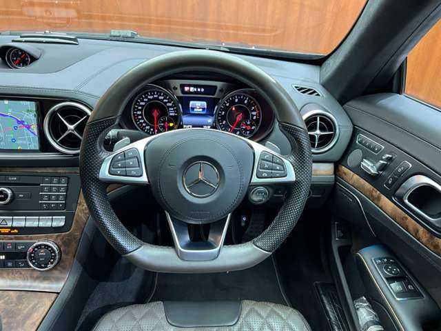 メルセデス・ベンツ ＳＬ４００ グランドエディション 千葉県 2020(令2)年 5.3万km グレー マジックスカイコントロールパノラミックバリオルーフ　/茶黒革シート　/ｈａｒｍａｎｋａｒｄｏｎサウンド　/ナビ　/ＴＶ　/Ｂｌｕｅｔｏｏｔｈ接続　/Ｂカメラ　/シートＨ　/ベンチレーション　/電動トランク　/衝突軽減Ｂ