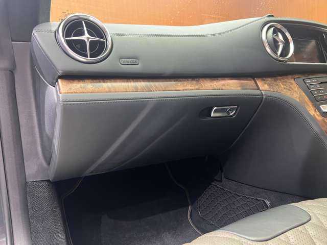 メルセデス・ベンツ ＳＬ４００ グランドエディション 千葉県 2020(令2)年 5.3万km グレー マジックスカイコントロールパノラミックバリオルーフ　/茶黒革シート　/ｈａｒｍａｎｋａｒｄｏｎサウンド　/ナビ　/ＴＶ　/Ｂｌｕｅｔｏｏｔｈ接続　/Ｂカメラ　/シートＨ　/ベンチレーション　/電動トランク　/衝突軽減Ｂ