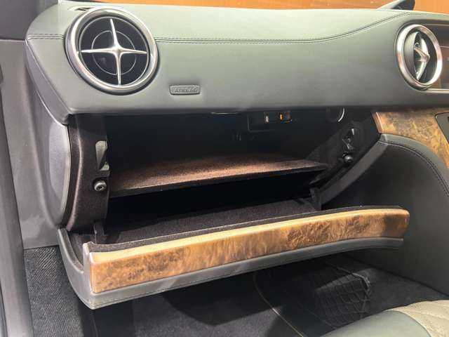 メルセデス・ベンツ ＳＬ４００ グランドエディション 千葉県 2020(令2)年 5.3万km グレー マジックスカイコントロールパノラミックバリオルーフ　/茶黒革シート　/ｈａｒｍａｎｋａｒｄｏｎサウンド　/ナビ　/ＴＶ　/Ｂｌｕｅｔｏｏｔｈ接続　/Ｂカメラ　/シートＨ　/ベンチレーション　/電動トランク　/衝突軽減Ｂ