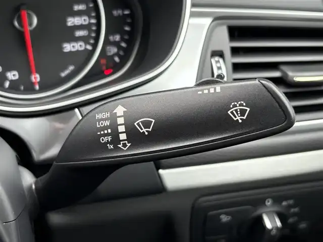 アウディ Ａ７ SB 2.0 TFSI クワトロ S LINE P 石川県 2017(平29)年 6.1万km グレイシアホワイトメタリック 黒革シート/シートヒーター/衝突軽減ブレーキ/アダプティブクルーズコントロール/サイドアシスト/純正ナビ/フルセグＴＶ/バックカメラ/クリアランスソナー/電動リアゲート/ＢＯＳＥサウンド/ＬＥＤライト