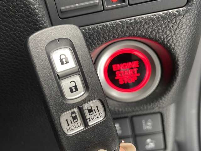 ホンダ Ｎ ＢＯＸ G･Lターボ Hセンシング カッパーブラウンスタイル 愛知県 2018(平30)年 3.2万km プラチナホワイトパール ホンダセンシング/衝突軽減システム/純正８型SDナビ/両側パワースライドドア/レーダークルーズコントロール/フルセグ/CD/DVD/Bluetooth/バックカメラ/コーナーセンサー/純正アルミホイール/LEDヘッドライト/パドルシフト/オートマチックハイビーム/ドライブレコーダー/ETC/ステアリングスイッチ/スマートキー/プッシュスタート