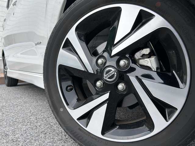 日産 デイズ HWS G ターボ プロパイロットED 滋賀県 2020(令2)年 2.4万km ホワイトパール ガソリン（ハイブリッド）/2WD(FF)/CVT/純正9インチナビ（MM320D-L）/アラウンドビューモニター/ETC/プロパイロット/衝突軽減ブレーキ/コーナーセンサー/横滑り防止装置/電格ウインカーミラー/アイドリングストップ/電動サイドブレーキ/革巻きステアリング/ステアリングスイッチ/オートライト/LEDヘッドライト/フロントフォグ/プッシュスタート/純正フロアマット
