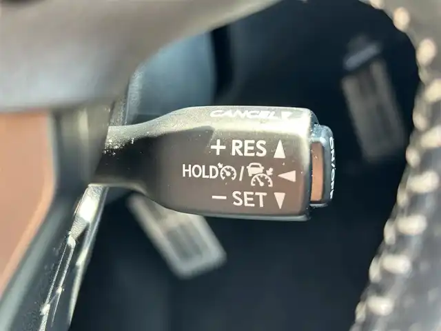 レクサス ＩＳ 350 Fスポーツ 熊本県 2022(令4)年 2.1万km ヒートブルーコントラストレイヤリング サンルーフ/革シート/プッシュスタート/純正ナビ/（CD・DVD・フルセグTV・BTオーディオ・SD）/全方位カメラ/ビルトインETC/純正19インチAW/純正前後オレンジキャリパー/レーダークルーズ/パドルシフト/前席パワーシート・右前席シートメモリー/前席エアーシート・シートヒーター/ステアリングヒーター/LEDヘッドライト/オートライト/前後コーナーセンサー/横滑り防止装置/ウィンカーミラー/純正フロアマット/純正ドアバイザー/新車保証書/取扱説明書/スマートスペアキー×1本/カード型キー×1本