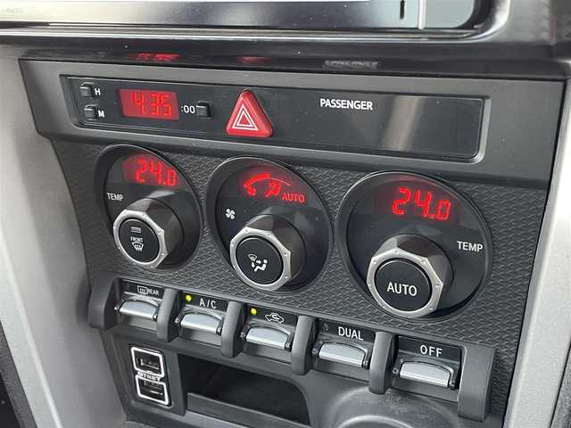トヨタ ８６ GT リミテッド 福岡県 2013(平25)年 7.5万km クリスタルブラックシリカ ＴＥＩＮ車高調/純正ナビ/バックカメラ/ＴＲＤリアスポイラー/ＨＩＤヘッドライト/フォグランプ/シートヒーター/ＥＴＣ/社外１８アルミ/前後ドラレコ/パドルシフト/スマートキー/プッシュスタート/Wilwoodブレーキキャリパー