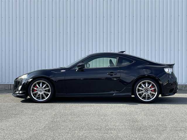 トヨタ ８６ GT リミテッド 福岡県 2013(平25)年 7.5万km クリスタルブラックシリカ ＴＥＩＮ車高調/純正ナビ/バックカメラ/ＴＲＤリアスポイラー/ＨＩＤヘッドライト/フォグランプ/シートヒーター/ＥＴＣ/社外１８アルミ/前後ドラレコ/パドルシフト/スマートキー/プッシュスタート/Wilwoodブレーキキャリパー