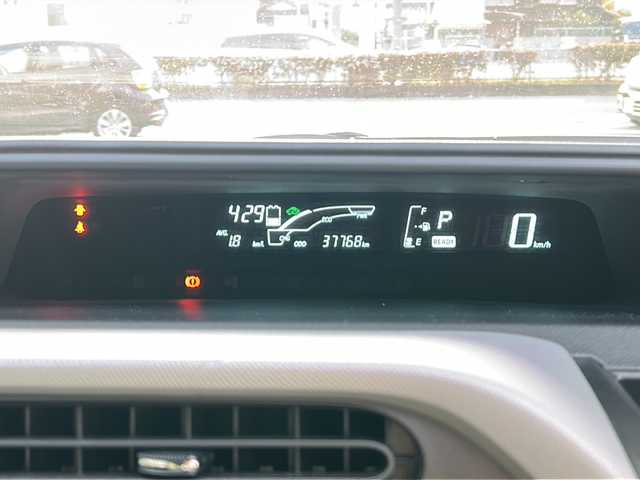 トヨタ アクア S 兵庫県 2015(平27)年 3.8万km ライムホワイトパールクリスタルシャイン 登録時走行距離37768km/純正ナビ/CD/DVD/Bluetooth/フルセグTV/バックカメラ/ETC/スマートキー/エンジンプッシュスタート/オートライト/純正フロアマット/保証書/取説/スペアキー/純正ドアミラーカバー積み込み