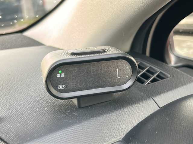 トヨタ アクア S 兵庫県 2015(平27)年 3.8万km ライムホワイトパールクリスタルシャイン 登録時走行距離37768km/純正ナビ/CD/DVD/Bluetooth/フルセグTV/バックカメラ/ETC/スマートキー/エンジンプッシュスタート/オートライト/純正フロアマット/保証書/取説/スペアキー/純正ドアミラーカバー積み込み