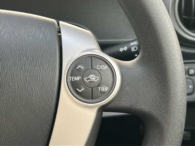 トヨタ アクア S 兵庫県 2015(平27)年 3.8万km ライムホワイトパールクリスタルシャイン 登録時走行距離37768km/純正ナビ/CD/DVD/Bluetooth/フルセグTV/バックカメラ/ETC/スマートキー/エンジンプッシュスタート/オートライト/純正フロアマット/保証書/取説/スペアキー/純正ドアミラーカバー積み込み