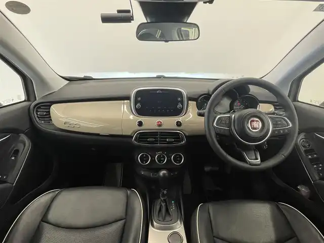 フィアット ５００Ｘ クロス 岡山県 2021(令3)年 2.7万km ベージュ 純正ディスプレイオーディオ/リアカメラ/Bluetooth/アップルカープレイ/アンドロイドオート/レザーシート/シートヒーター/前面衝突警告/車線逸脱警告/ブラインドスポット警告/オートワイパー/自動パーキングブレーキ/オートハイビーム/ウェルカムライト/アダプティブヘッドライト