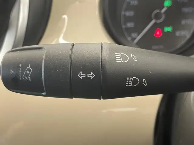フィアット ５００Ｘ クロス 岡山県 2021(令3)年 2.7万km ベージュ 純正ディスプレイオーディオ/リアカメラ/Bluetooth/アップルカープレイ/アンドロイドオート/レザーシート/シートヒーター/前面衝突警告/車線逸脱警告/ブラインドスポット警告/オートワイパー/自動パーキングブレーキ/オートハイビーム/ウェルカムライト/アダプティブヘッドライト