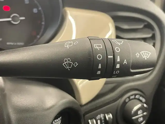 フィアット ５００Ｘ クロス 岡山県 2021(令3)年 2.7万km ベージュ 純正ディスプレイオーディオ/リアカメラ/Bluetooth/アップルカープレイ/アンドロイドオート/レザーシート/シートヒーター/前面衝突警告/車線逸脱警告/ブラインドスポット警告/オートワイパー/自動パーキングブレーキ/オートハイビーム/ウェルカムライト/アダプティブヘッドライト