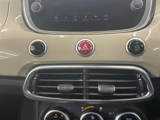 フィアット ５００Ｘ クロス 岡山県 2021(令3)年 2.7万km ベージュ 純正ディスプレイオーディオ/リアカメラ/Bluetooth/アップルカープレイ/アンドロイドオート/レザーシート/シートヒーター/前面衝突警告/車線逸脱警告/ブラインドスポット警告/オートワイパー/自動パーキングブレーキ/オートハイビーム/ウェルカムライト/アダプティブヘッドライト