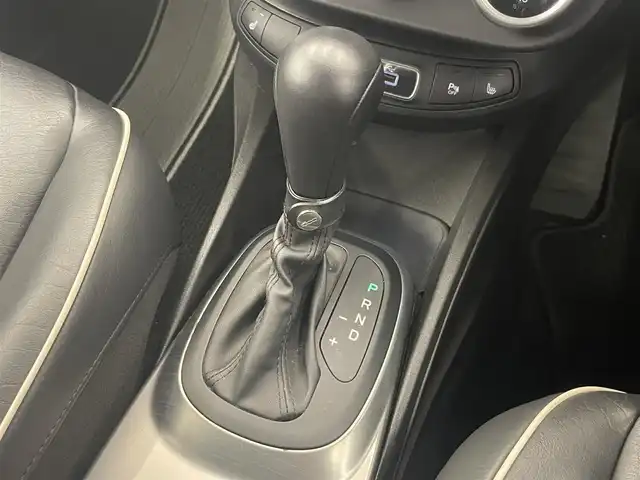 フィアット ５００Ｘ クロス 岡山県 2021(令3)年 2.7万km ベージュ 純正ディスプレイオーディオ/リアカメラ/Bluetooth/アップルカープレイ/アンドロイドオート/レザーシート/シートヒーター/前面衝突警告/車線逸脱警告/ブラインドスポット警告/オートワイパー/自動パーキングブレーキ/オートハイビーム/ウェルカムライト/アダプティブヘッドライト