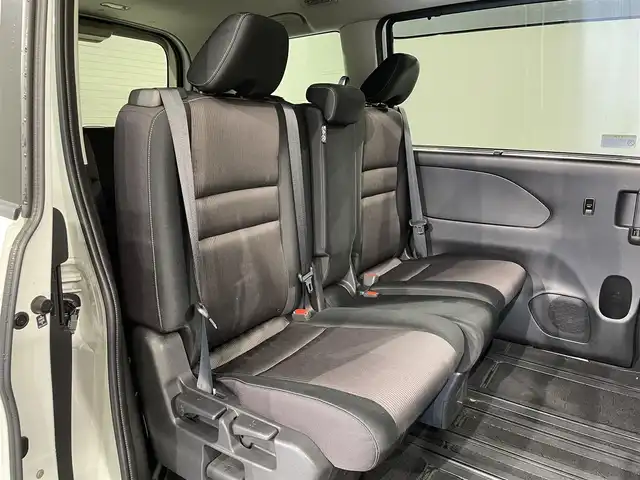 日産 セレナ ハイウェイスター プロパイロットED 愛知県 2017(平29)年 8.9万km ブリリアントホワイトパール 2トーン 純正9インチナビ/純正フリップダウン/プロパイロット/衝突軽減ブレーキ/両側電動スライドドア/ビルトインETC/バックカメラ/フルセグTV/Bluetooth/コーナーセンサー/レーンキープアシスト/両側電動スライドドア/プッシュスタート/スマートキー/CD/DVD再生/アイドリングストップ/ミュージックサーバー/純正フロアマット/オートライト/電動格納ミラー/電動パーキングブレーキ/オートブレーキホールド