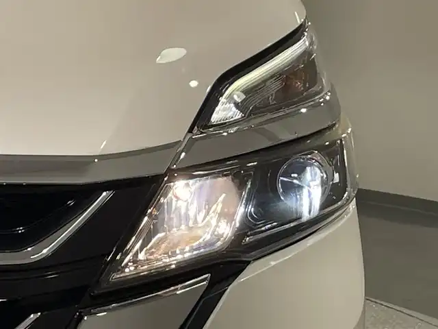 日産 セレナ ハイウェイスター プロパイロットED 愛知県 2017(平29)年 8.9万km ブリリアントホワイトパール 2トーン 純正9インチナビ/純正フリップダウン/プロパイロット/衝突軽減ブレーキ/両側電動スライドドア/ビルトインETC/バックカメラ/フルセグTV/Bluetooth/コーナーセンサー/レーンキープアシスト/両側電動スライドドア/プッシュスタート/スマートキー/CD/DVD再生/アイドリングストップ/ミュージックサーバー/純正フロアマット/オートライト/電動格納ミラー/電動パーキングブレーキ/オートブレーキホールド