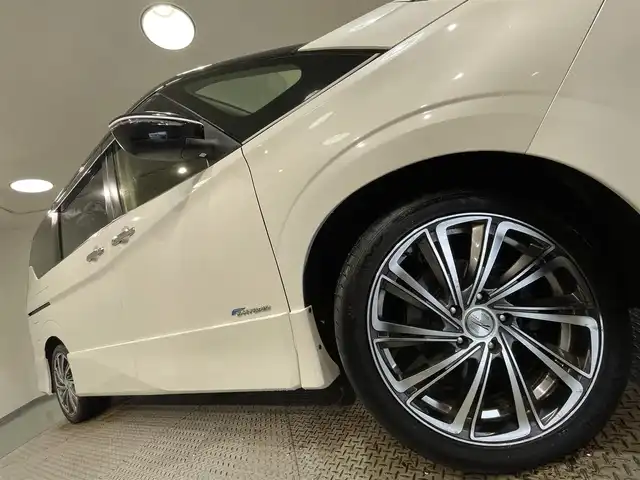 日産 セレナ ハイウェイスター プロパイロットED 愛知県 2017(平29)年 8.9万km ブリリアントホワイトパール 2トーン 純正9インチナビ/純正フリップダウン/プロパイロット/衝突軽減ブレーキ/両側電動スライドドア/ビルトインETC/バックカメラ/フルセグTV/Bluetooth/コーナーセンサー/レーンキープアシスト/両側電動スライドドア/プッシュスタート/スマートキー/CD/DVD再生/アイドリングストップ/ミュージックサーバー/純正フロアマット/オートライト/電動格納ミラー/電動パーキングブレーキ/オートブレーキホールド