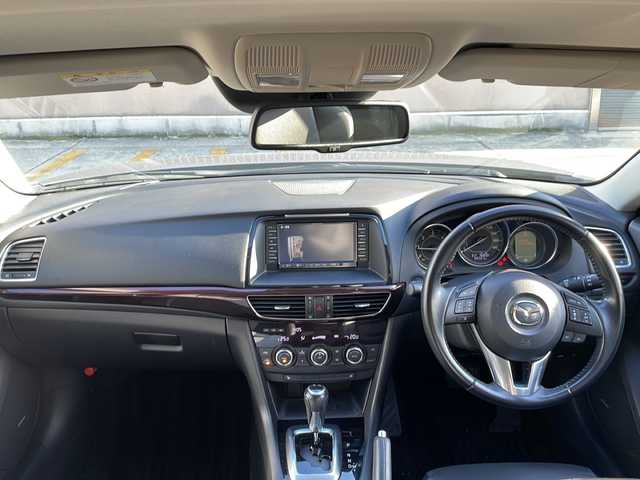 マツダ アテンザ ワゴン XD Lパッケージ 福岡県 2013(平25)年 6万km アルミニウムメタリック 禁煙車/レザーシート/社外SDナビ/(BT/DVD/CD/SD/AUX)/純正19インチAW/フルセグテレビ/バックカメラ/メモリ付きパワーシート/前席シートヒーター/パドルシフト/レーダークルーズコントロール/レーンキープアシスト/ブラインドスポットモニター/オートライト/純正HIDヘッドライト/ビルトインETC/プッシュスタート/チップアップシート/純正フロアマット/フォグランプ