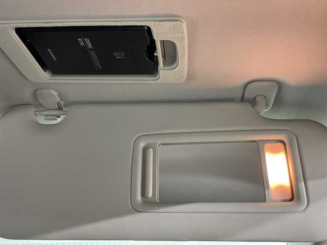 マツダ アテンザ ワゴン XD Lパッケージ 福岡県 2013(平25)年 6万km アルミニウムメタリック 禁煙車/レザーシート/社外SDナビ/(BT/DVD/CD/SD/AUX)/純正19インチAW/フルセグテレビ/バックカメラ/メモリ付きパワーシート/前席シートヒーター/パドルシフト/レーダークルーズコントロール/レーンキープアシスト/ブラインドスポットモニター/オートライト/純正HIDヘッドライト/ビルトインETC/プッシュスタート/チップアップシート/純正フロアマット/フォグランプ