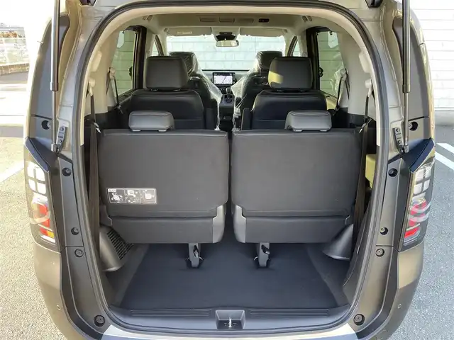 ホンダ フリード ハイブリット e:HEV クロスター 福岡県 2025(令7)年 0.1千km ベージュ 登録済み未使用車/純正9型メモリーナビ(フルセグTV・BT)/バックカメラ/ホンダセンシング/コーナーセンサー/ブラインドスポットインフォメーション/両側パワースライドドア/シートヒーター/リヤクーラー/USBポート/純正LED/純正アルミホイール/プッシュスタート/スマートキー