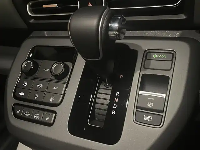 ホンダ フリード ハイブリット e:HEV クロスター 福岡県 2025(令7)年 0.1千km ベージュ 登録済み未使用車/純正9型メモリーナビ(フルセグTV・BT)/バックカメラ/ホンダセンシング/コーナーセンサー/ブラインドスポットインフォメーション/両側パワースライドドア/シートヒーター/リヤクーラー/USBポート/純正LED/純正アルミホイール/プッシュスタート/スマートキー