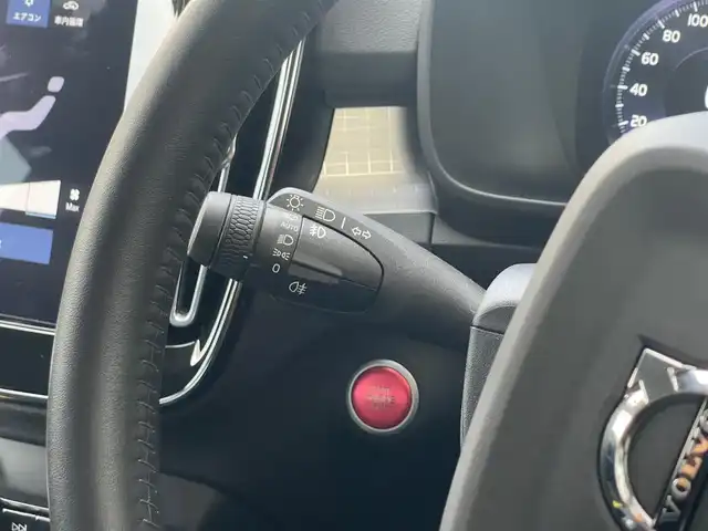 ボルボ ＸＣ４０ T4 モメンタム 山梨県 2020(令2)年 1.9万km 白 ＡＣＣ/パイロット・アシスト/ＬＫＡ/ＢＳ/ＢＬＩＳ/純正ＨＤＤナビ/フルセグＴＶ/ＢＴ/ＡｐｐｌｅＣａｒＰｌａｙ/ＡｎｄｏｒｏｉｄＡｕｔｏ/前席パワーシート/全方位カメラ/前後ドラレコ/ＥＴＣ２．０