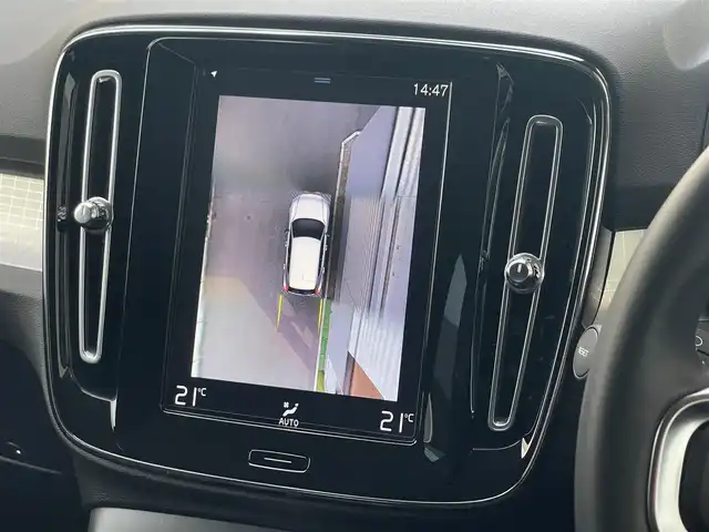 ボルボ ＸＣ４０ T4 モメンタム 山梨県 2020(令2)年 1.9万km 白 ＡＣＣ/パイロット・アシスト/ＬＫＡ/ＢＳ/ＢＬＩＳ/純正ＨＤＤナビ/フルセグＴＶ/ＢＴ/ＡｐｐｌｅＣａｒＰｌａｙ/ＡｎｄｏｒｏｉｄＡｕｔｏ/前席パワーシート/全方位カメラ/前後ドラレコ/ＥＴＣ２．０