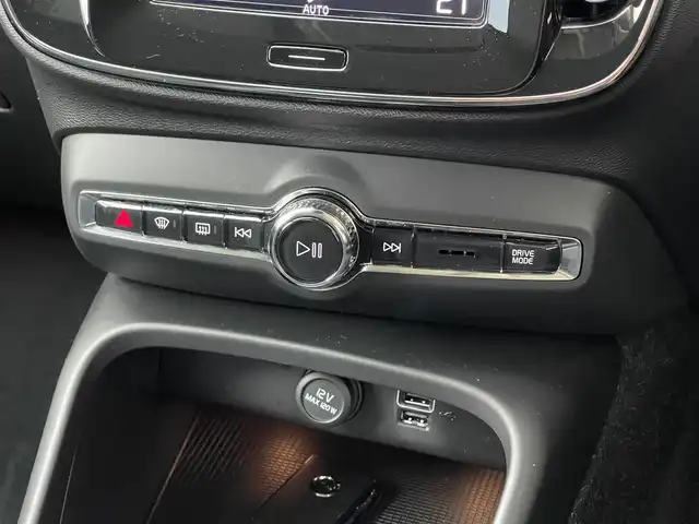 ボルボ ＸＣ４０ T4 モメンタム 山梨県 2020(令2)年 1.9万km 白 ＡＣＣ/パイロット・アシスト/ＬＫＡ/ＢＳ/ＢＬＩＳ/純正ＨＤＤナビ/フルセグＴＶ/ＢＴ/ＡｐｐｌｅＣａｒＰｌａｙ/ＡｎｄｏｒｏｉｄＡｕｔｏ/前席パワーシート/全方位カメラ/前後ドラレコ/ＥＴＣ２．０