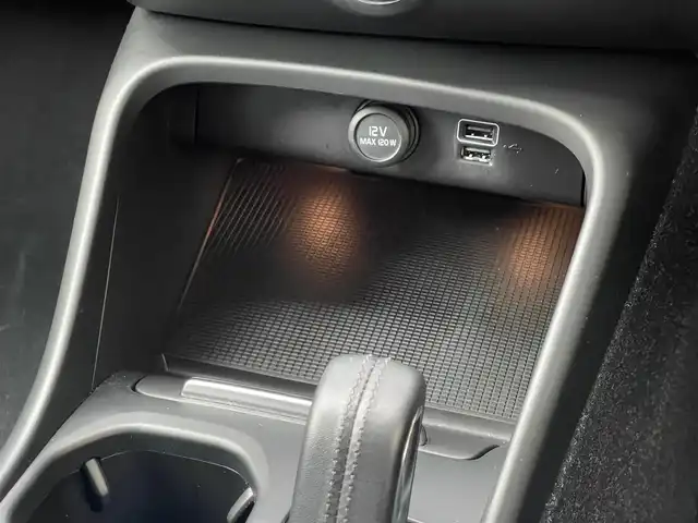 ボルボ ＸＣ４０ T4 モメンタム 山梨県 2020(令2)年 1.9万km 白 ＡＣＣ/パイロット・アシスト/ＬＫＡ/ＢＳ/ＢＬＩＳ/純正ＨＤＤナビ/フルセグＴＶ/ＢＴ/ＡｐｐｌｅＣａｒＰｌａｙ/ＡｎｄｏｒｏｉｄＡｕｔｏ/前席パワーシート/全方位カメラ/前後ドラレコ/ＥＴＣ２．０