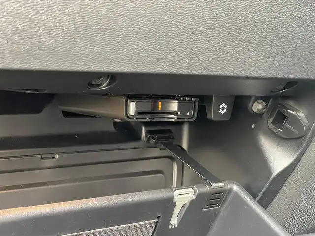 ボルボ ＸＣ４０ T4 モメンタム 山梨県 2020(令2)年 1.9万km 白 ＡＣＣ/パイロット・アシスト/ＬＫＡ/ＢＳ/ＢＬＩＳ/純正ＨＤＤナビ/フルセグＴＶ/ＢＴ/ＡｐｐｌｅＣａｒＰｌａｙ/ＡｎｄｏｒｏｉｄＡｕｔｏ/前席パワーシート/全方位カメラ/前後ドラレコ/ＥＴＣ２．０