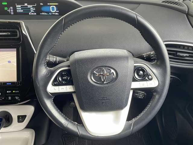 トヨタ プリウス A 福島県 2017(平29)年 7.2万km ホワイトパールクリスタルシャイン １オーナー　純正９インチナビ　フルセグＴＶ　バックカメラ　トヨタセーフティーセンス　レーダークルーズコントロール　クリアランスソナー　ビルトインＥＴＣ　純正ドライブレコーダー　純正アルミホイール