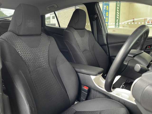 トヨタ プリウス A 福島県 2017(平29)年 7.2万km ホワイトパールクリスタルシャイン １オーナー　純正９インチナビ　フルセグＴＶ　バックカメラ　トヨタセーフティーセンス　レーダークルーズコントロール　クリアランスソナー　ビルトインＥＴＣ　純正ドライブレコーダー　純正アルミホイール