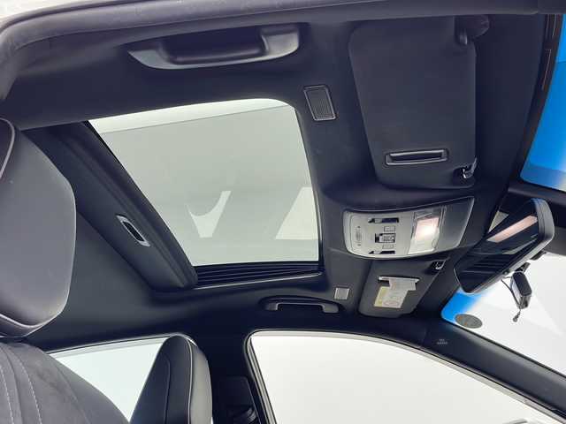 トヨタ クラウン ハイブリッド RS アドバンス 千葉県 2019(令1)年 4.6万km ホワイトパールクリスタルシャイン 純正ナビ/(フルセグ/Bluetooth/AM/FM/CD/SD/USB/AUX)/トヨタセーフティセンス/プリクラッシュセーフティ/レーントレーシングアシスト/ブラインドスポットモニター/クリアランスソナー(前後)/リアクロストラフィックアラート/パーキングサポートブレーキ/ヘッドアップディスプレイ/ロードサインアシスト/レーダークルーズコントロール/バックカメラ/社外ドライブレコーダー(前後)/ワイヤレス充電/シートヒーター(D+N席)/パワーシート(D+N席)/シートメモリー(D席)/ステアリングヒーター/電動チルト＆テレスコピックステアリング/ステアリングスイッチ/サンルーフ/パドルシフト/電動パーキングブレーキ/LEDヘッドライト/フォグランプ/純正ビルトインETC2.0/純正18インチアルミホイール/純正フロアマット/ハーフレザーシート/純正ドアバイザー/革巻きステアリングホイール/電動格納ウィンカーミラー/エアバッグ(W+サイド+カーテン)/プッシュスタート