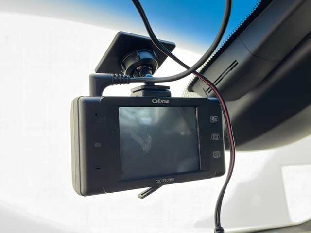 トヨタ クラウン ハイブリッド RS アドバンス 千葉県 2019(令1)年 4.6万km ホワイトパールクリスタルシャイン 純正ナビ/(フルセグ/Bluetooth/AM/FM/CD/SD/USB/AUX)/トヨタセーフティセンス/プリクラッシュセーフティ/レーントレーシングアシスト/ブラインドスポットモニター/クリアランスソナー(前後)/リアクロストラフィックアラート/パーキングサポートブレーキ/ヘッドアップディスプレイ/ロードサインアシスト/レーダークルーズコントロール/バックカメラ/社外ドライブレコーダー(前後)/ワイヤレス充電/シートヒーター(D+N席)/パワーシート(D+N席)/シートメモリー(D席)/ステアリングヒーター/電動チルト＆テレスコピックステアリング/ステアリングスイッチ/サンルーフ/パドルシフト/電動パーキングブレーキ/LEDヘッドライト/フォグランプ/純正ビルトインETC2.0/純正18インチアルミホイール/純正フロアマット/ハーフレザーシート/純正ドアバイザー/革巻きステアリングホイール/電動格納ウィンカーミラー/エアバッグ(W+サイド+カーテン)/プッシュスタート