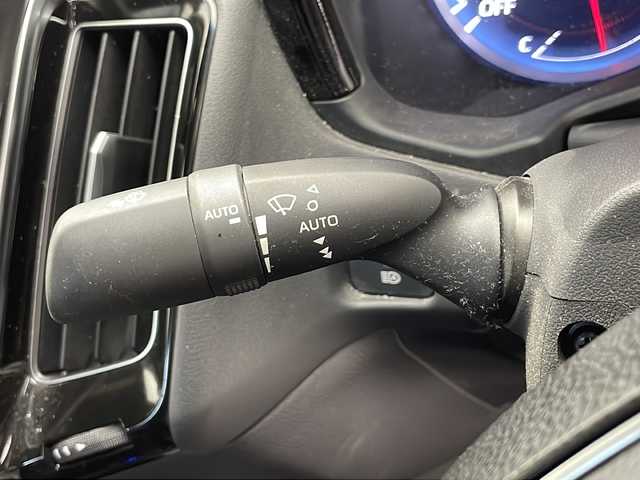 トヨタ クラウン ハイブリッド RS アドバンス 千葉県 2019(令1)年 4.6万km ホワイトパールクリスタルシャイン 純正ナビ/(フルセグ/Bluetooth/AM/FM/CD/SD/USB/AUX)/トヨタセーフティセンス/プリクラッシュセーフティ/レーントレーシングアシスト/ブラインドスポットモニター/クリアランスソナー(前後)/リアクロストラフィックアラート/パーキングサポートブレーキ/ヘッドアップディスプレイ/ロードサインアシスト/レーダークルーズコントロール/バックカメラ/社外ドライブレコーダー(前後)/ワイヤレス充電/シートヒーター(D+N席)/パワーシート(D+N席)/シートメモリー(D席)/ステアリングヒーター/電動チルト＆テレスコピックステアリング/ステアリングスイッチ/サンルーフ/パドルシフト/電動パーキングブレーキ/LEDヘッドライト/フォグランプ/純正ビルトインETC2.0/純正18インチアルミホイール/純正フロアマット/ハーフレザーシート/純正ドアバイザー/革巻きステアリングホイール/電動格納ウィンカーミラー/エアバッグ(W+サイド+カーテン)/プッシュスタート