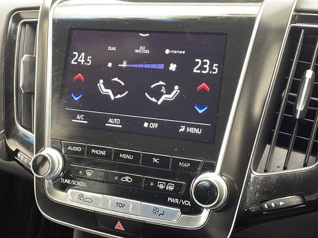 トヨタ クラウン ハイブリッド RS アドバンス 千葉県 2019(令1)年 4.6万km ホワイトパールクリスタルシャイン 純正ナビ/(フルセグ/Bluetooth/AM/FM/CD/SD/USB/AUX)/トヨタセーフティセンス/プリクラッシュセーフティ/レーントレーシングアシスト/ブラインドスポットモニター/クリアランスソナー(前後)/リアクロストラフィックアラート/パーキングサポートブレーキ/ヘッドアップディスプレイ/ロードサインアシスト/レーダークルーズコントロール/バックカメラ/社外ドライブレコーダー(前後)/ワイヤレス充電/シートヒーター(D+N席)/パワーシート(D+N席)/シートメモリー(D席)/ステアリングヒーター/電動チルト＆テレスコピックステアリング/ステアリングスイッチ/サンルーフ/パドルシフト/電動パーキングブレーキ/LEDヘッドライト/フォグランプ/純正ビルトインETC2.0/純正18インチアルミホイール/純正フロアマット/ハーフレザーシート/純正ドアバイザー/革巻きステアリングホイール/電動格納ウィンカーミラー/エアバッグ(W+サイド+カーテン)/プッシュスタート