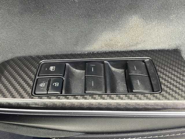 トヨタ クラウン ハイブリッド RS アドバンス 千葉県 2019(令1)年 4.6万km ホワイトパールクリスタルシャイン 純正ナビ/(フルセグ/Bluetooth/AM/FM/CD/SD/USB/AUX)/トヨタセーフティセンス/プリクラッシュセーフティ/レーントレーシングアシスト/ブラインドスポットモニター/クリアランスソナー(前後)/リアクロストラフィックアラート/パーキングサポートブレーキ/ヘッドアップディスプレイ/ロードサインアシスト/レーダークルーズコントロール/バックカメラ/社外ドライブレコーダー(前後)/ワイヤレス充電/シートヒーター(D+N席)/パワーシート(D+N席)/シートメモリー(D席)/ステアリングヒーター/電動チルト＆テレスコピックステアリング/ステアリングスイッチ/サンルーフ/パドルシフト/電動パーキングブレーキ/LEDヘッドライト/フォグランプ/純正ビルトインETC2.0/純正18インチアルミホイール/純正フロアマット/ハーフレザーシート/純正ドアバイザー/革巻きステアリングホイール/電動格納ウィンカーミラー/エアバッグ(W+サイド+カーテン)/プッシュスタート